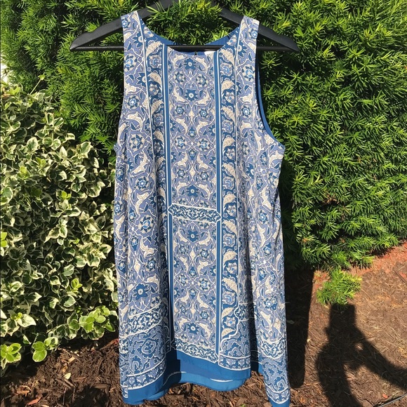 Max Studio Tops - Max Studio sleeveless blue & white print blouse